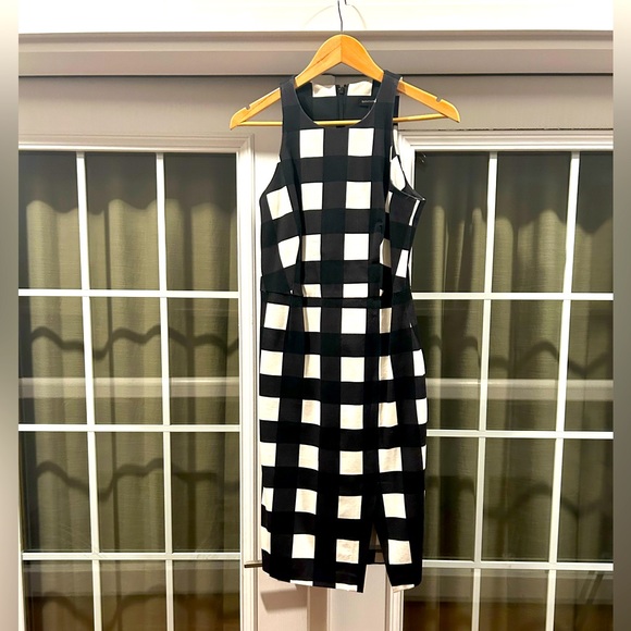 Dresses & Skirts - Banana Republic Dress Size 6